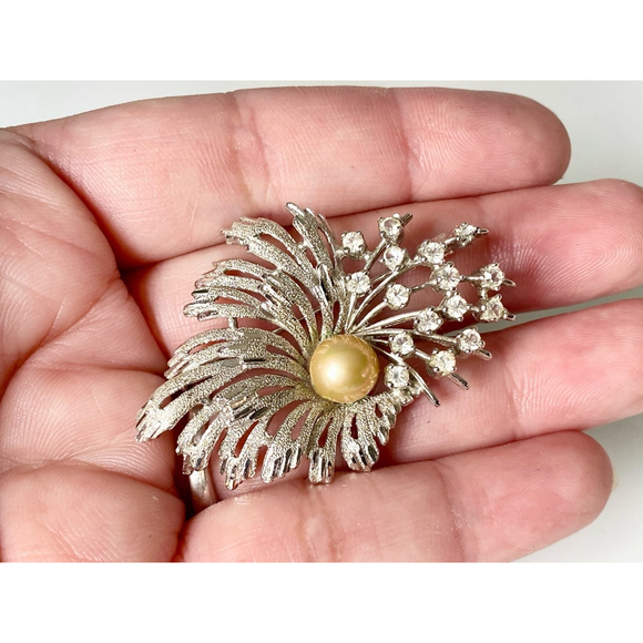 Vintage Rhodium Plated Golden South Sea Pearl CZ Diamond Brooch. Trombone Clasp - Picture 4 of 7